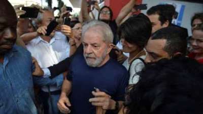 Lula se atrinchera en la cárcel