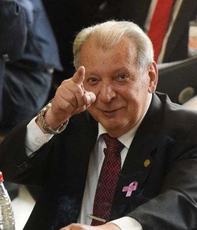Calé elogia las “obras” de Stroessner