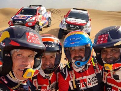 Fernando Alonso prepara el Dakar