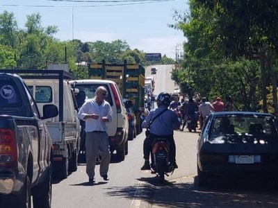 San Ignacio; manifestación con cierre de ruta contra intento de tercerización