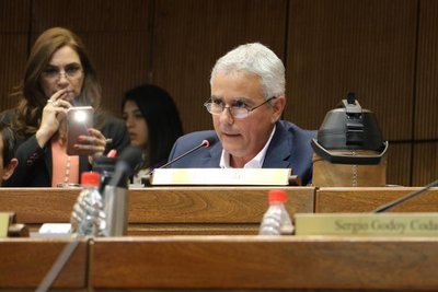 Fidel Zavala no acompañará voto censura a Villamayor