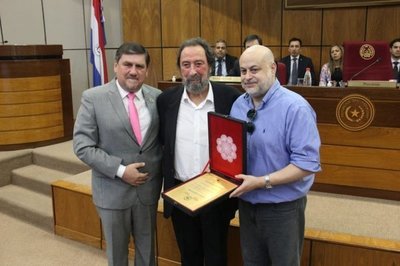 Senadores homenajean al histórico dirigente Domingo Laíno