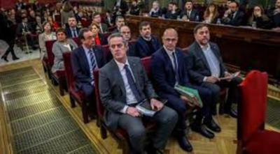 Supremo español condena a líderes catalanes a 13 años de prisión