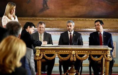 Euclides Acevedo juró como nuevo ministro del Interior