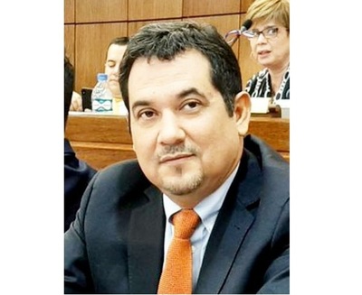 Senador pide respaldo a nuevo ministro del Interior