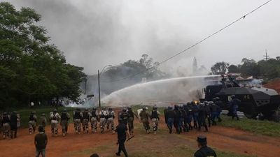 Policía realiza segundo despeje de ruta, esta vez en Coronel Oviedo