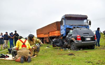 Llevaba a su madre para velar y muere en choque