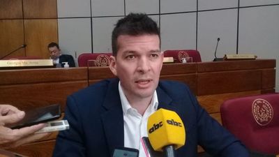 Acta entreguista: con el informe del Congreso “ya no habría excusas” para reactivar el juicio político
