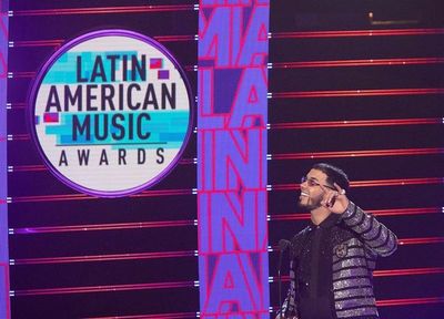 Anuel AA resalta la importancia del reguetón en los Latin AMA con 5 premios