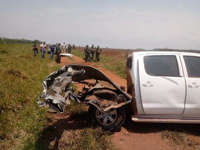 Atacan camioneta con bombas en estancia de Horqueta