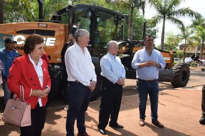 Compran dos equipos viales para Gobernación de Caazapá