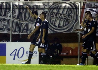 Olimpia se afirma y sonríe en los Jardines del Kelito