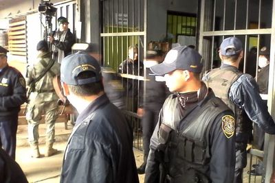 Guardiacárceles mantienen anuncio de huelga mientras gobierno intenta destrabar