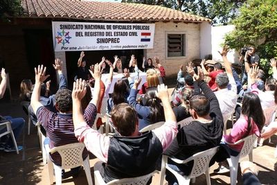 Funcionarios del Registro Civil también anuncian huelga por treinta días
