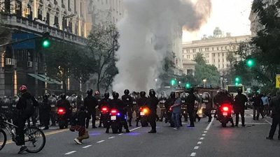 Consulado de Chile en Buenos Aires: Agresiones, corridas y fuego en el subte