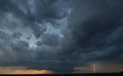 Calor, lluvias y tormentas eléctricas para este martes