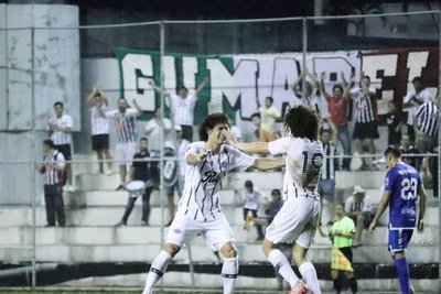 Libertad goleó y es finalista de la Copa Paraguay