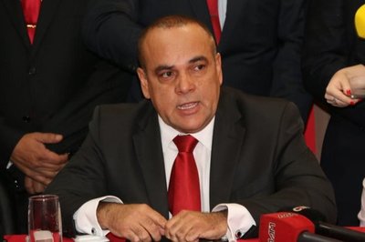 Bachi Núñez trata de "irresponsable" al ministro Petta