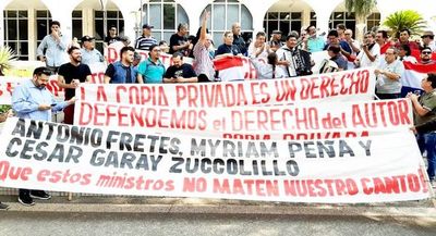 Músicos protestan contra resolución de la Corte