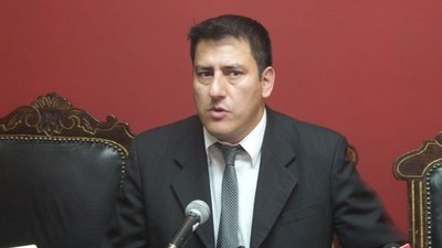 Ministro de Defensa de Bolivia advierte: “Estamos a un paso de comenzar a contar a los muertos por docenas”