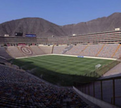 Hinchas mueren tras tiroteo en Lima