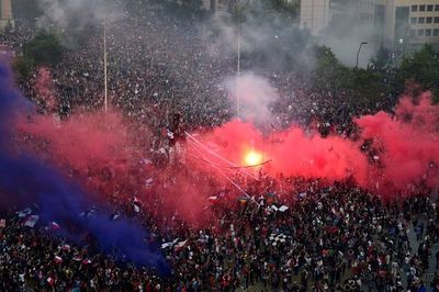 Chile cierra tercera semana rehén de una ira social incontrolable