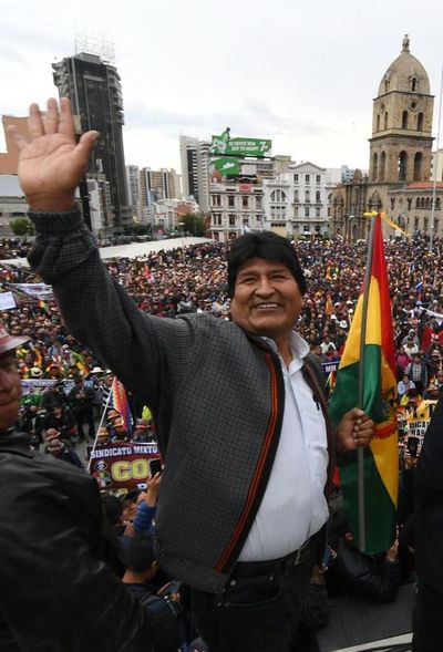 Fuerzas Armadas piden a Evo Morales renunciar para pacificar Bolivia