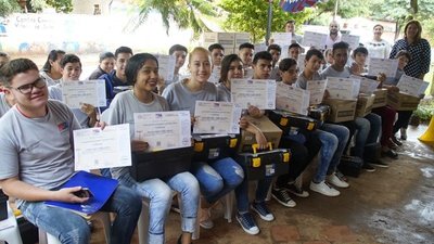 Egresados del SNPP y Sinafocal accederán a créditos para emprender sus negocios