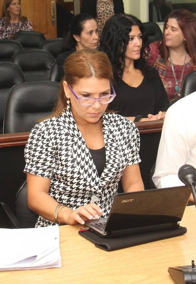 Diecisiete años de cárcel a padrastro que abusaba a niña desde los 8 años