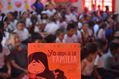 Libro de la "Chilindrina" hace prevención del abuso sexual infantil