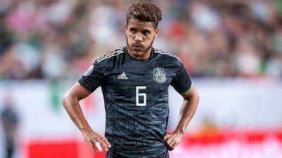 Jonathan Dos Santos es baja en México