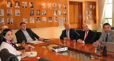 Presentan un proyecto para mejorar la navegabilidad del río Paraguay