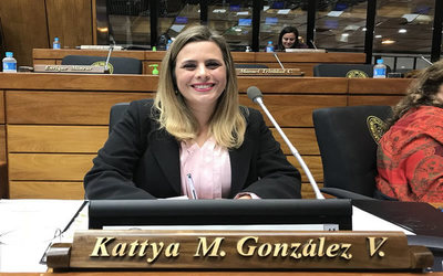 Diputada califica como “verdadera vergüenza” aumentos en el presupuesto