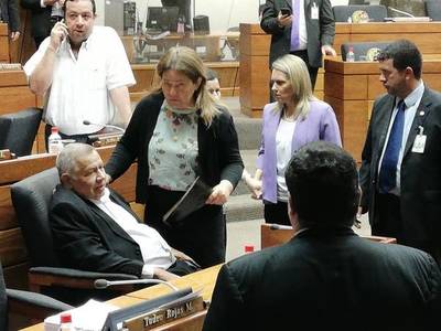Diputado se desmayó antes del inicio de la sesión