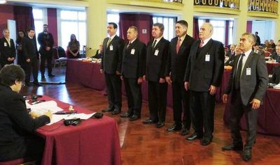 Parlasurianos, con altos beneficios pero sin ninguna utilidad pública