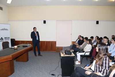 Programa BECAL amplía plazos de cierre de postulación a becas
