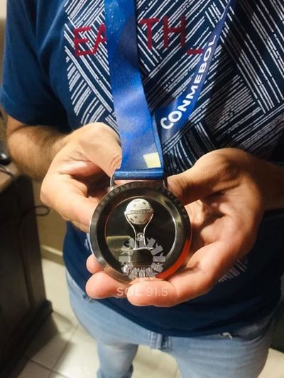 El regalo del kinesiólogo de Colón a la familia del hincha fallecido