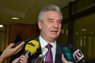 Bacchetta: “Es categórico que el ex presidente Cartes tiene fueros”