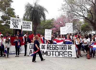 Abogados piden descuentos para funcionarios huelguistas del Poder Judicial