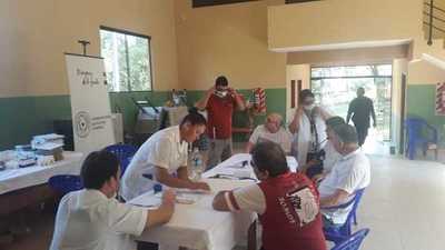 Adultos mayores del penal de Emboscada recibieron atención médica