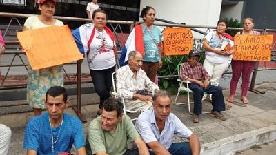 Nicanor tercerizó trabajos de área verde de la EBY y entregó a operadores políticos del oficialismo