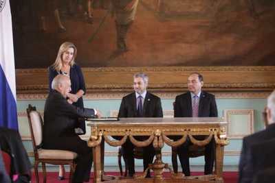 Nuevo embajador anuncia que fortalecerá relaciones con el Vaticano