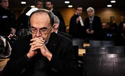 El silencio de la Iglesia frente a la pederastia: Abren juicio en apelación de cardenal francés acusado de encubrir abusos sexuales
