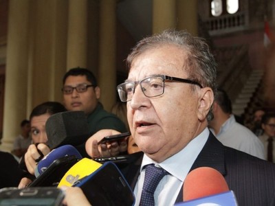 'La democracia exige capacidad de diálogo, no resolución de la diferencia a las patadas ni a los puños'- Nicanor