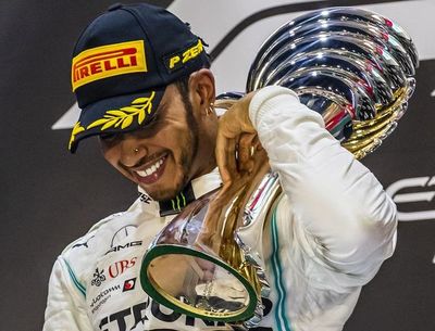 Hamilton gana en Abu Dabi
