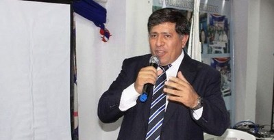 Crisis en comuna lambareña: piden fecha para intervenir o “salvar” al intendente Gómez