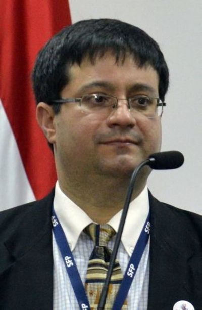 Función Pública mburuvichakue Humberto Peralta rehe toike ka’irãme