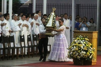 Caacupé. Obispo Pistilli señala con el dedo a jueces y fiscales y los responsabiliza del desamparo de la población