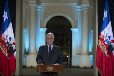 Piñera anuncia que dará ayuda de US$ 124 a más de un millón de familias pobres