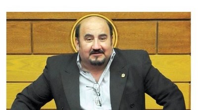 Monseñor Medina quiere seguir el camino de Fernando Lugo y ser presidente de la República, dicen